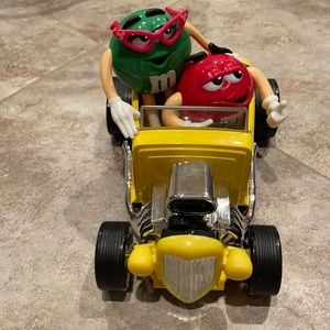 M& M candy dispensing car !!